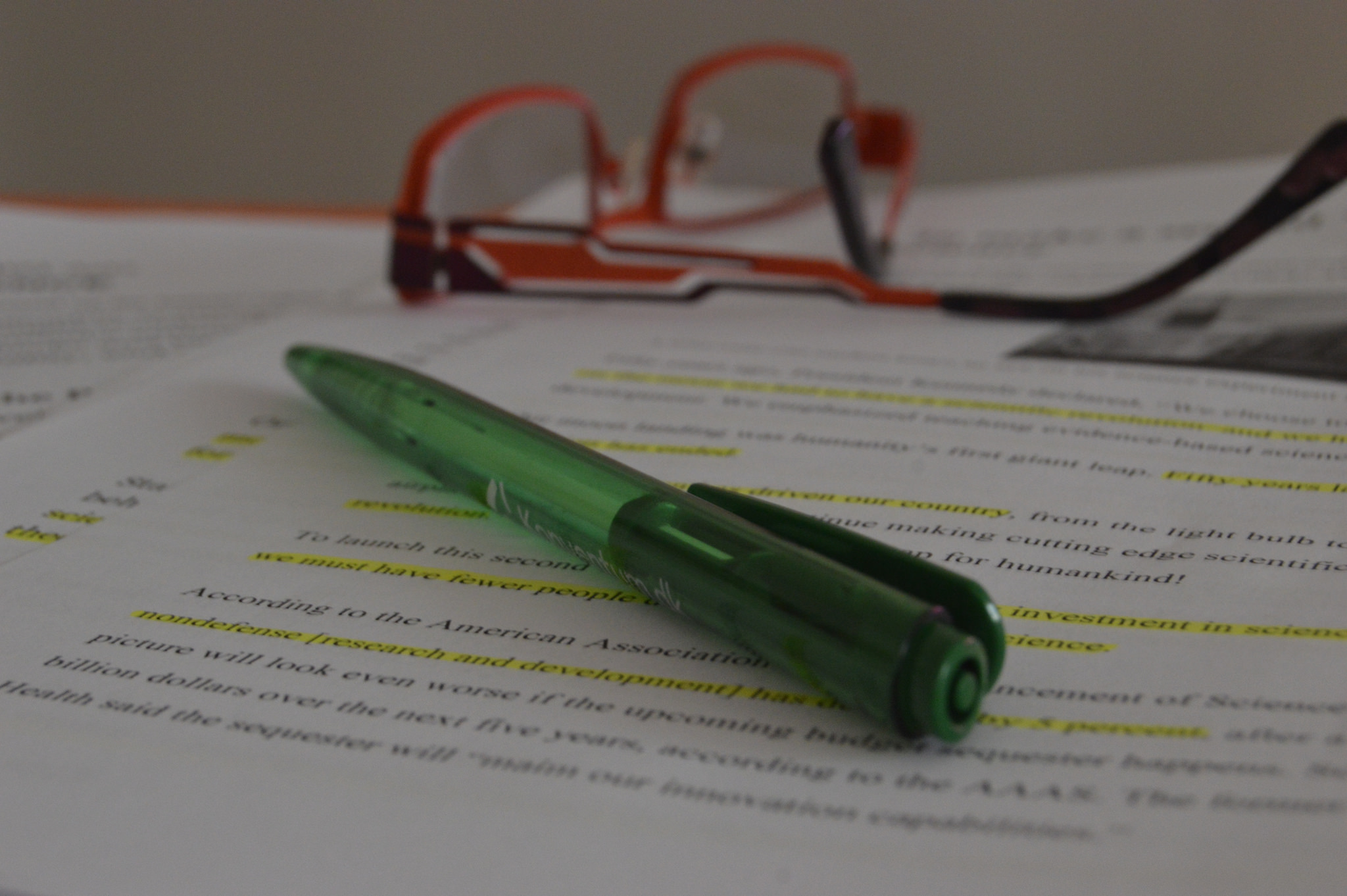 급한 번역이 필요할 땐? 빠르고 정확한 번역을 적정 가격에 제공합니다-이미지