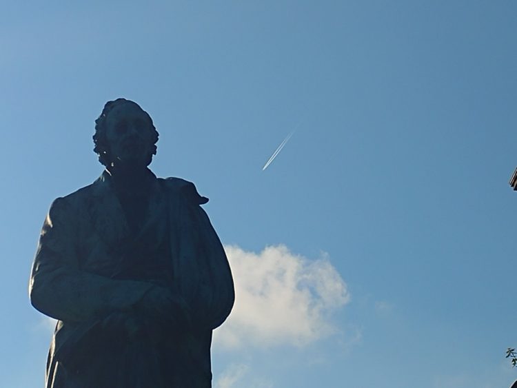 조약돌에 참기름 바른 듯 매끄럽게 번역해드립니다^^-이미지