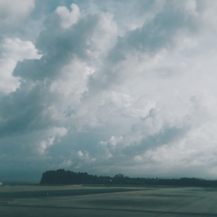 [번역분야 실시간검색1위] 해외유학+현지법인근무+통번역10년경력-이미지