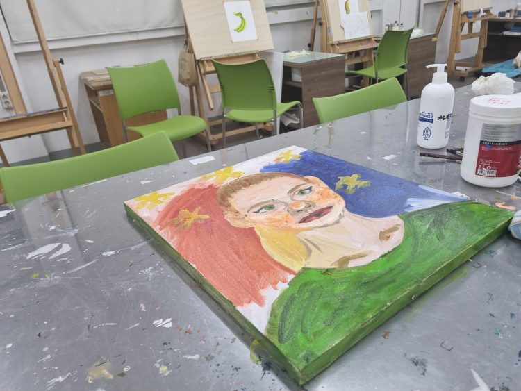 초상화 제목: 이 소녀는 누구인가-이미지